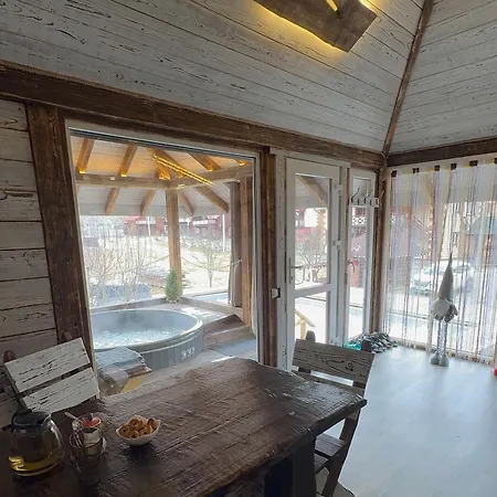 Apartman гірські подорожі